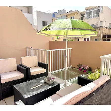 Casa vacanze Excellent Location, Sliema Ferry,beach & Pool Club Gzira