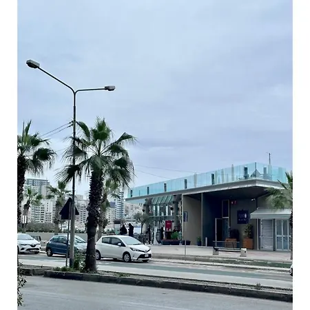 Semesterbostad Excellent Location, Sliema Ferry,beach & Pool Club *